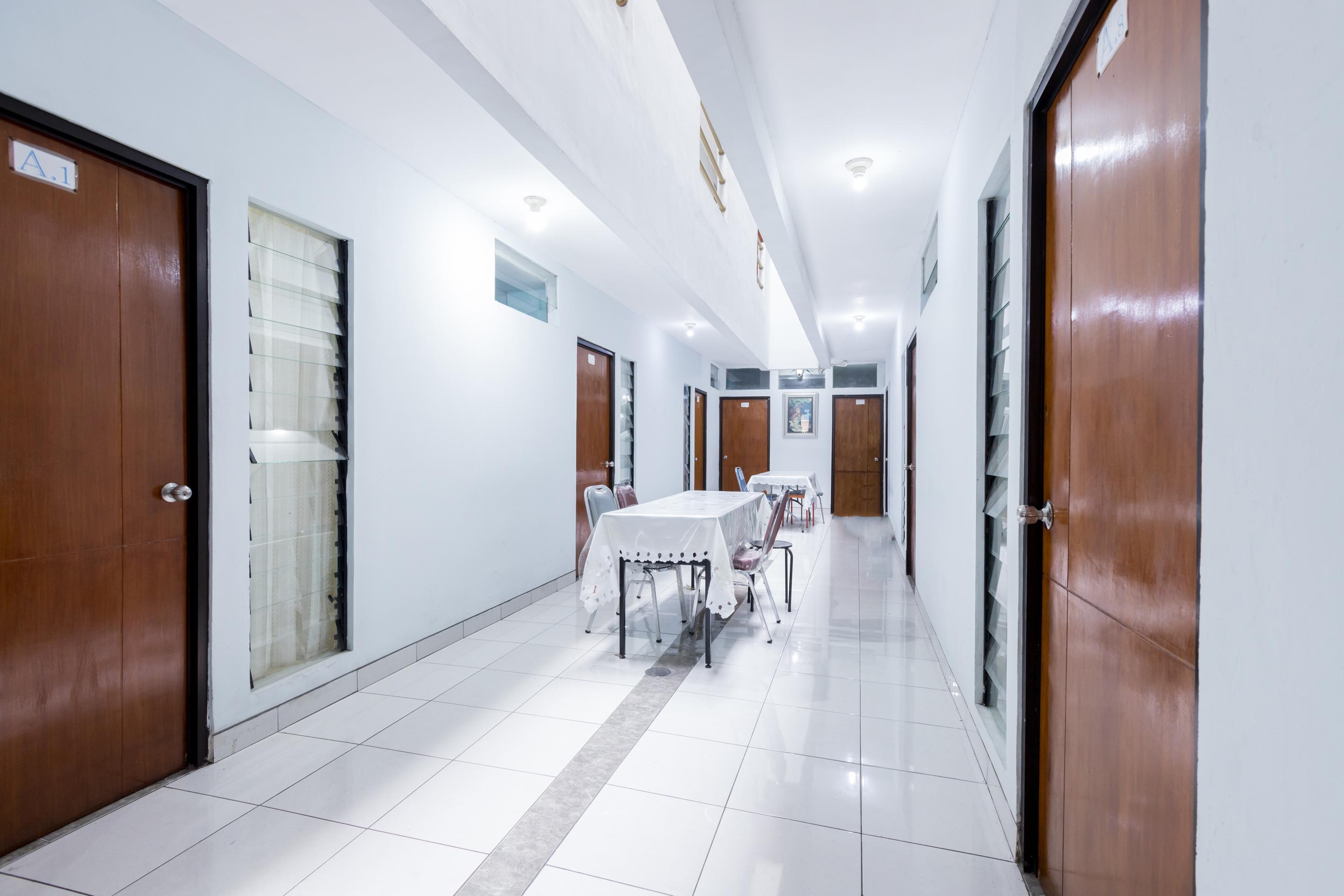 Super Oyo 1516 Cemara Gading Syariah Hotel Bogor Exterior foto