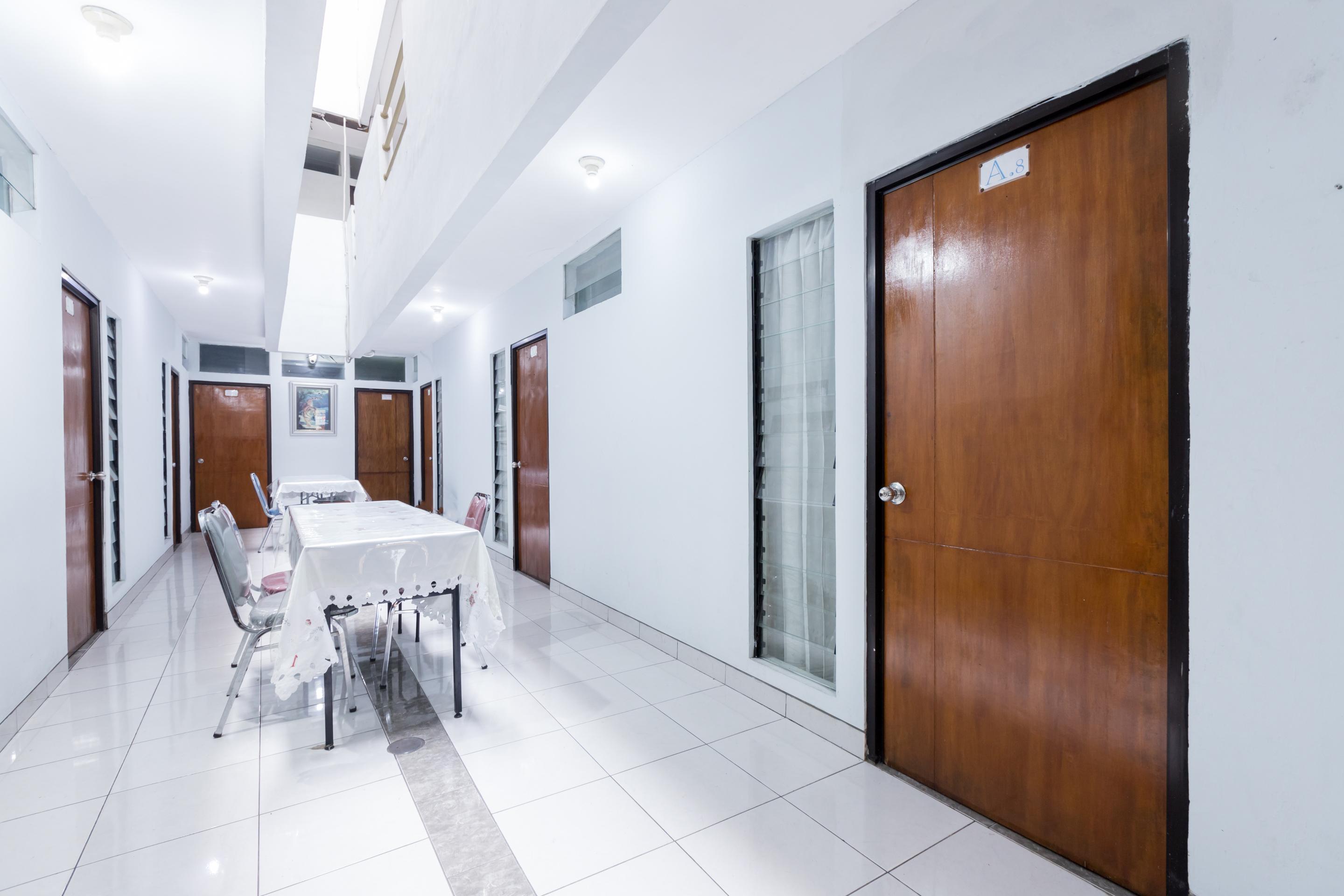 Super Oyo 1516 Cemara Gading Syariah Hotel Bogor Exterior foto